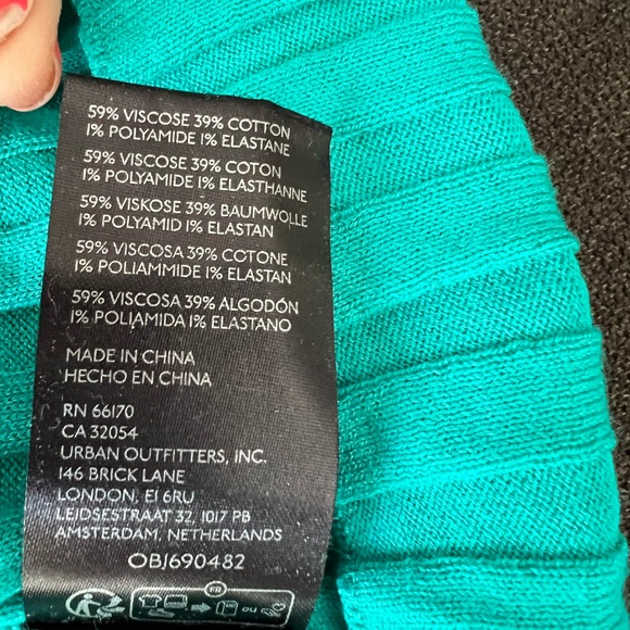 UO Halter Top Sweater SIZE LARGE NWT - Picture 8 of 8